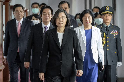 Taiwanská prezidentka Tsai Ing-wen (vpredu)