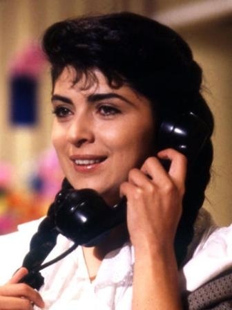 Victoria Ruffo ako krajčírka Mária. 