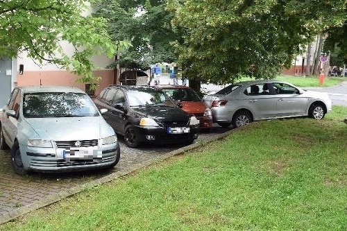 Muža prezradilo zvláštne parkovanie