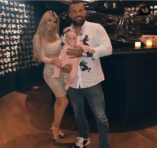 Lela Ceterová porodila dcérku českému MMA zápasníkovi Karlosovi Vémolovi.