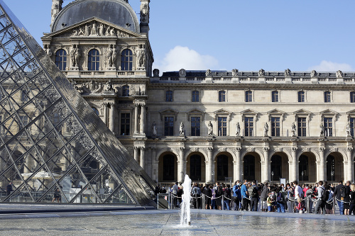 Louvre znovu otvorili pre