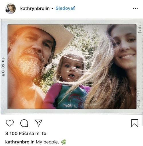 Josh Brolin so svojou krásnou manželkou a rozkošnou dcérkou.