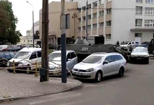 V uliciach mesta sa objavili obrnené vozidlá.