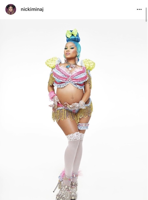 Nicki Minaj je aj v tehotenstve verná svojmu imidžu.
