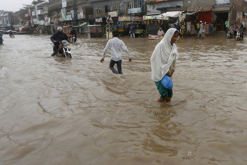 Pakistan zasiahli silné monzúnové