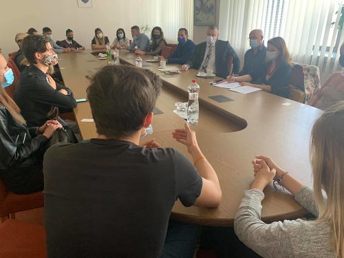Minister práce Milan Krajniak prijali mladých dospelých, ktorí hovorili o svojich návrhoch