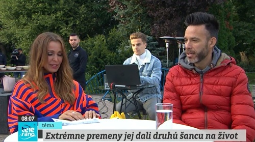 Slzy a preskakujúci hlas: