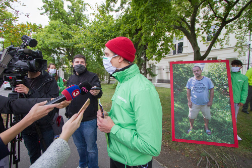 Aktivista organizácie Greenpeace Slovensko