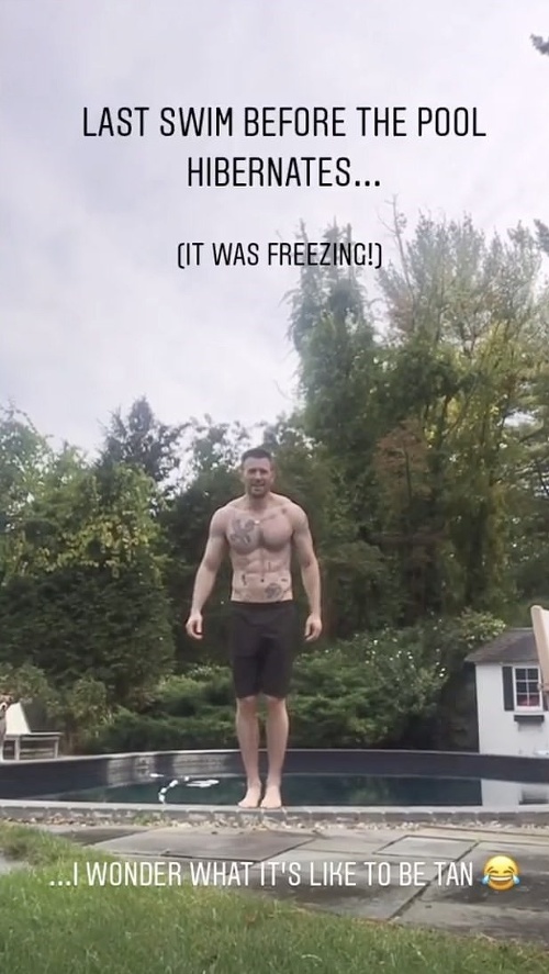 Chris Evans predviedol svoju pýchu - svalnaté telo, ktoré je výsledkom pravidelného cvičenia. 