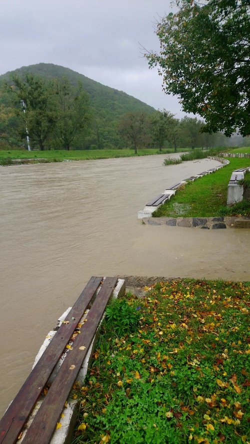 Slovensko trápia masívne povodne: