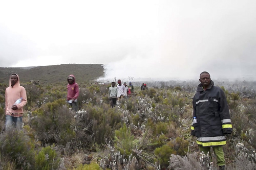 Na Kilimandžáre vypukol požiar