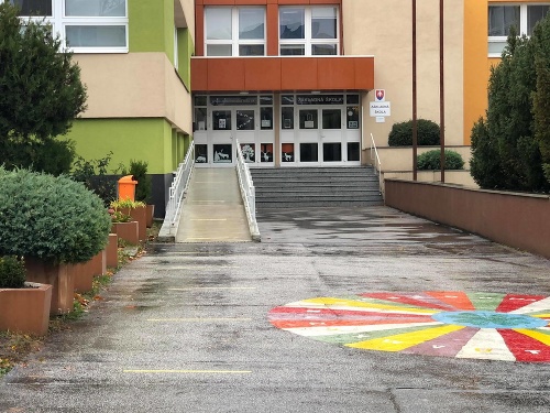 Základná škola na Tbiliskej ulici v Rači