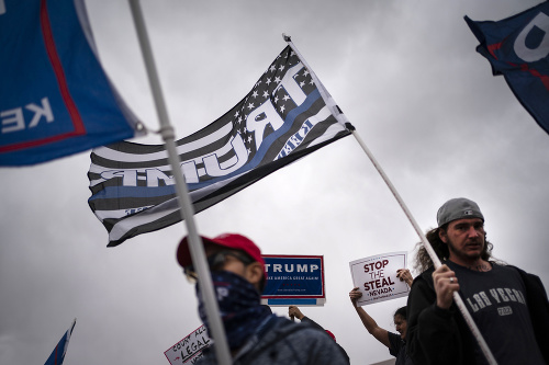 Podporovatelia Donalda Trumpa na protestoch proti výsledkom volieb