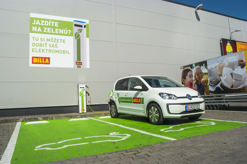 BILLA si plní záväzok