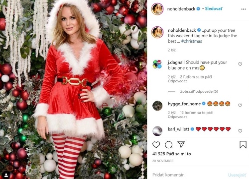 Amanda Holden v sexi vianočnom kostýme. 