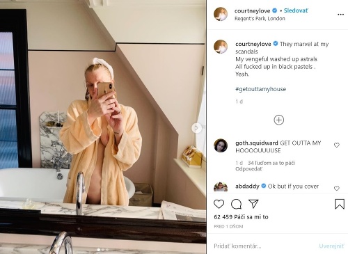 Courtney Love zverejnila na Instagrame takúto intímnu fotku. 