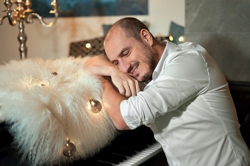 Famózny pianista vám zahrá