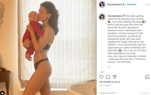 Hilaria Baldwin zverejnila na Instagrame fotku v spodnej bielizni. Necelé štyri mesiace po pôrode piateho dieťatka vyzerá skvele. 