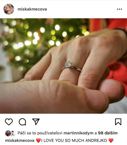 Michaela Kmecová sa na Instagrame pochválila fotkou prsteňa.