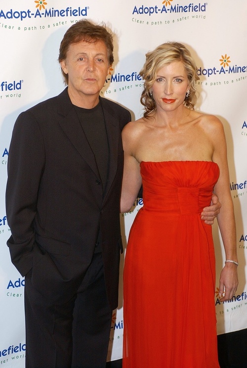 Paul McCartney a Heather Mills boli manželia v rokoch 2002-2008.