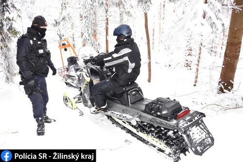 Policajti zadržali Poliakov na