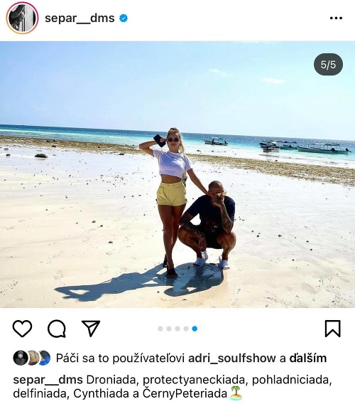 Separ a Cynthia si spolu užívajú dovolenku na Zanzibare