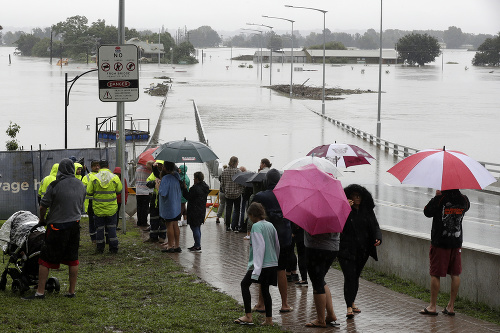 VIDEO Austráliu bičujú záplavy