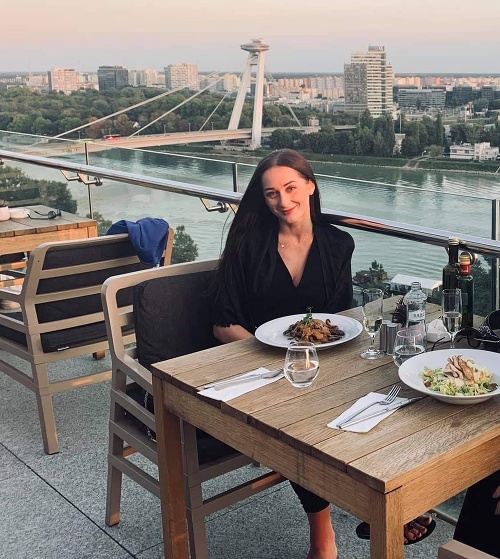 Bulvárny fotograf nafotil Martina Nikodýma a Nikolu Kaňukovú na rande. 