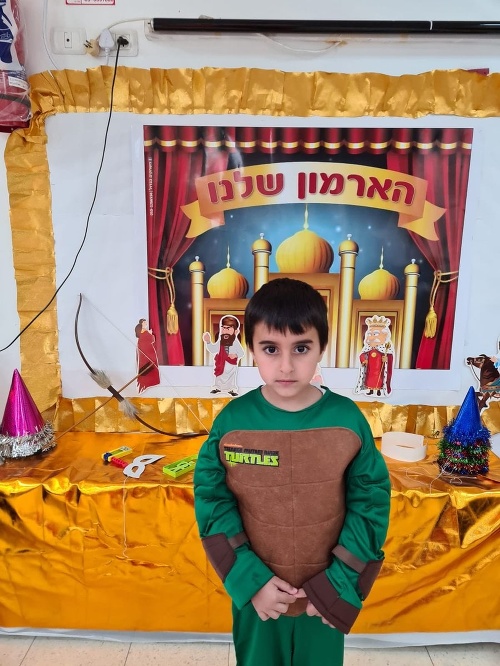 Zabitým izraelským chlapcom je iba 5-ročný Ido Avigail. Jeho matka a sestra sú v kritickom stave.