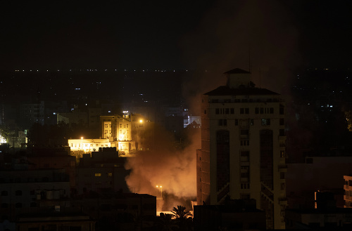 MIMORIADNE Izrael zosilnil útoky: