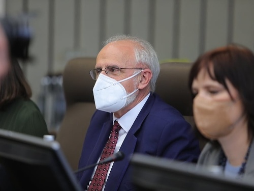 Odchádzajúci minister Mičovský nebol