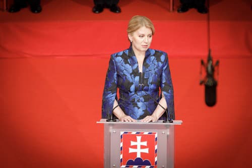 Prezidentka Zuzana Čaputová (uprostred)