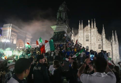 Oslavy v Ríme po isku titulu futbalových majstrov Európy pre Talianov.
