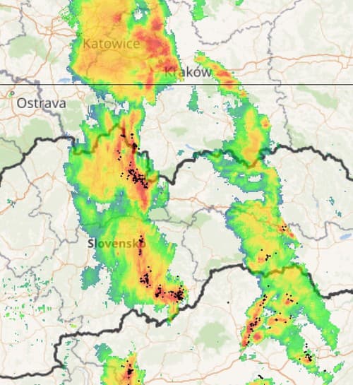Aktuálne sa silné búrky nachádzajú na strednom a východnom Slovensku.