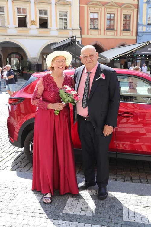 Tento rok stihol František Nedvěd osláviť 50. výročie svadby obnovením manželských sľubov. 
