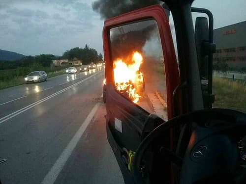 Požiar osobného vozidla 