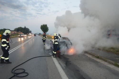 Požiar osobného vozidla 