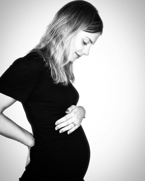 Dominika Jurena ukázal tehotenské bruško 