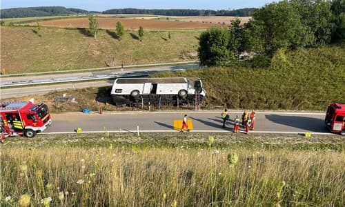 Nehoda českého autobusu na