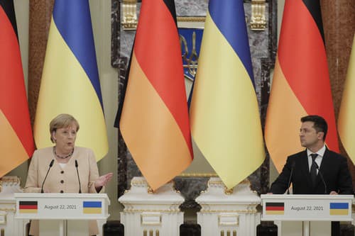 Rozlúčková návšteva Merkelovej: Stretla