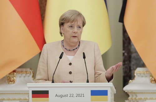 Rozlúčková návšteva Merkelovej: Stretla