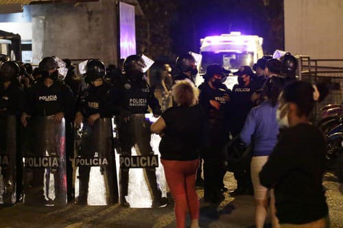 Krvavé nepokoje v Ekvádore: