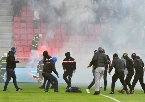 Výtržnosti počas zápasu Spartak