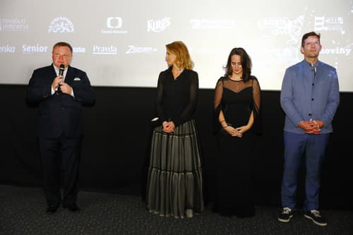 Slovák Milan Fiľo bol hlavným sponzorom filmu Karel.