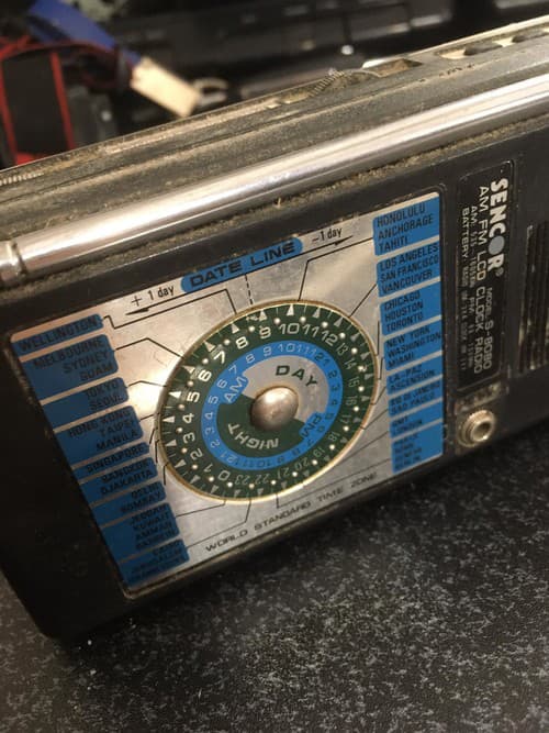 Aj tento rádiobudík už