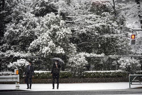 Japonsko trápi husté sneženie: