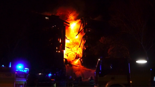 Pri obrovskom požiari v Bratislave sa zrútila časť budovy