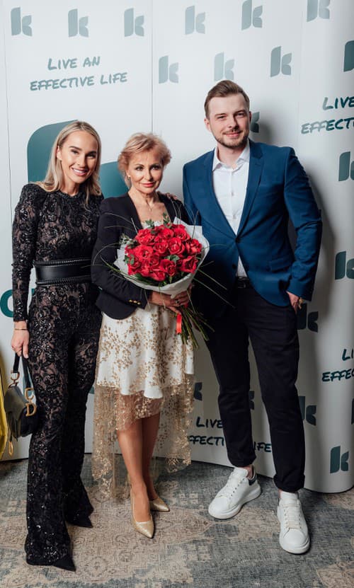 Zľava: Lucia Mokráňová, majiteľka firmy Želmíra Komorechová a Luciin brat- dvojička, Lukáš Mokráň.