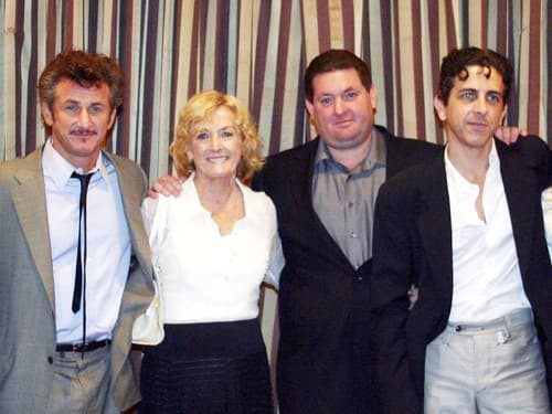 Eileen Ryan so synmi Seanom Pennom, Chrisom Pennom a Michaelom Pennom
