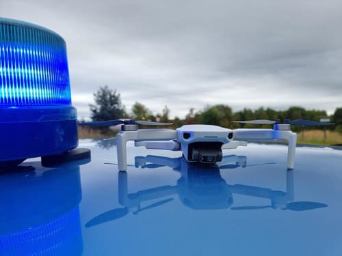 Českí policajti používajú na kontrolu hraníc drony s termovíziou. 